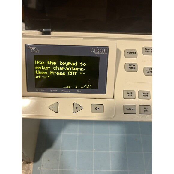 Cricut Expression 12" x 24" Capacity Personal Electronic Cutter Machine CREX001 - Picture 8 of 9